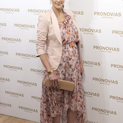 Astrid Klisans luce embarazo en un evento de Pronovias en Madrid