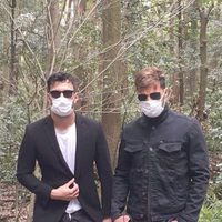 Ricky Martin y su novio Jwan Yosef con mascarillas en Tokyo, Japón