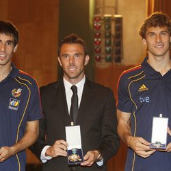 Javi Martínez, Carlos Marchena y Fernando Llorente en la distinción al Mérito Deportivo 2011