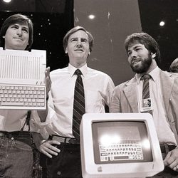 Steve Jobs desvela el Apple II en 1984