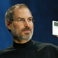 Steve Jobs presenta el iPod