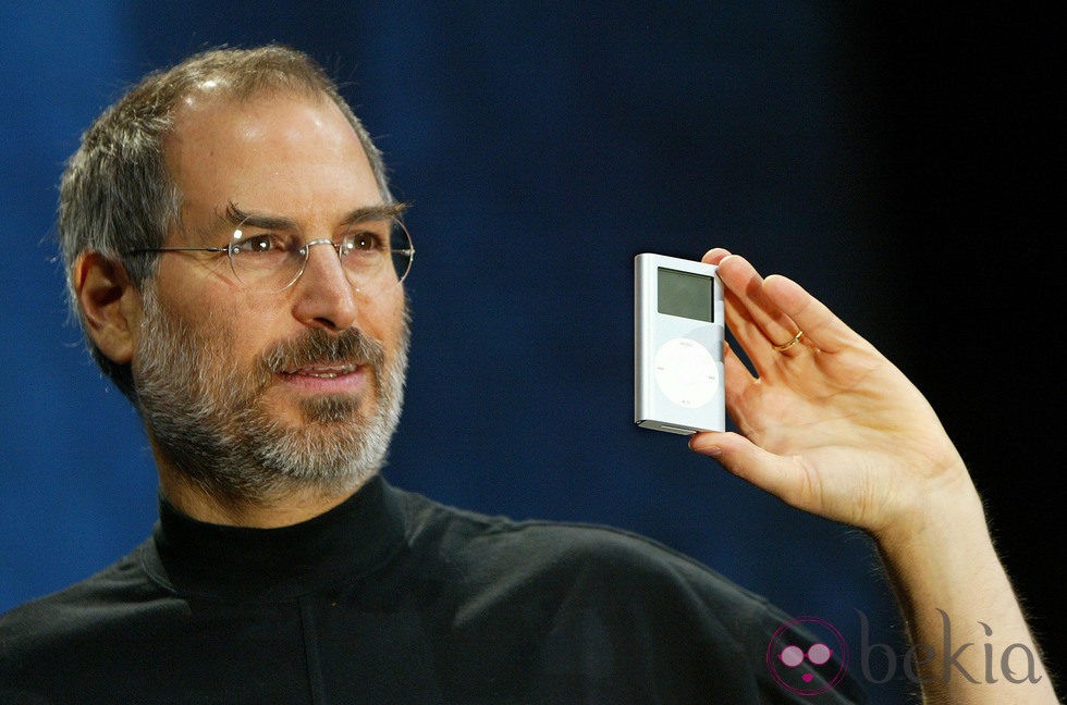 Steve Jobs presenta el iPod