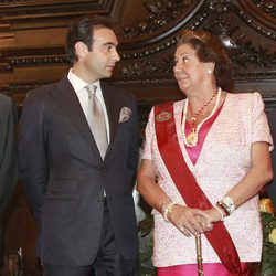 Enrique Ponce con Ritá Barberá durante su nombramiento como hijo predilecto de Valencia