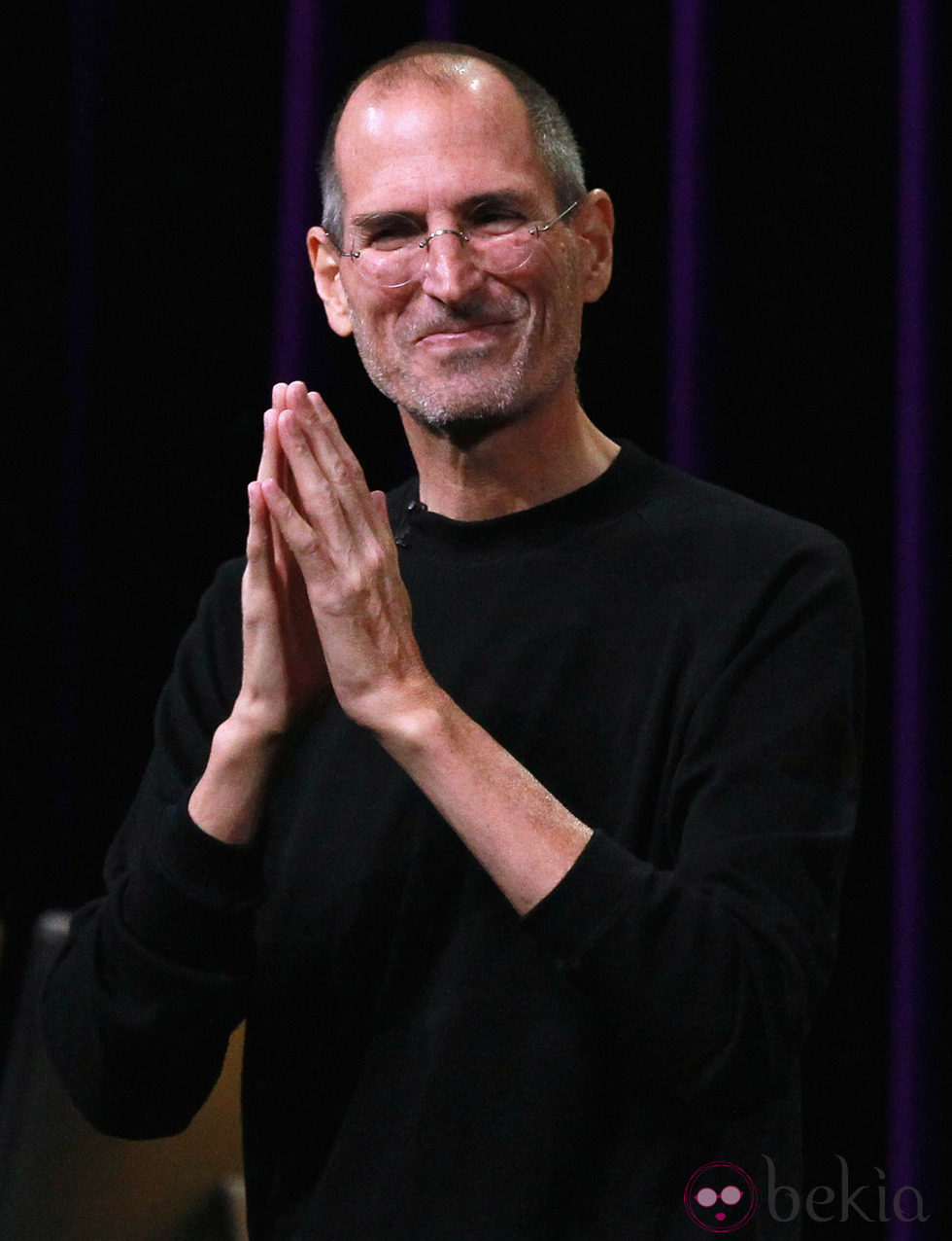 Steve Jobs, muy delgado reaparece en escena