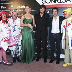 Judith Mascó, Santi Millán y Carlos Checa en una gala de la Fundación Theodora