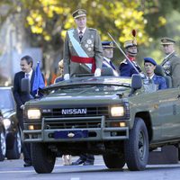 El Rey Juan Carlos pasa revista a la Guardia Real el Día de la Hispanidad