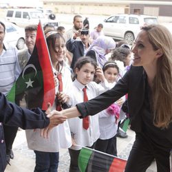 Angelina Jolie de visita humanitaria en Libia