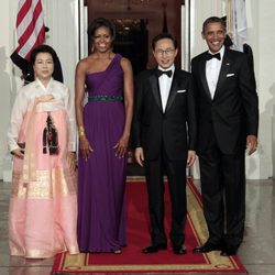 Barack y Michelle Obama junto al presidente de Corea del Sur y su mujer en una cena de gala