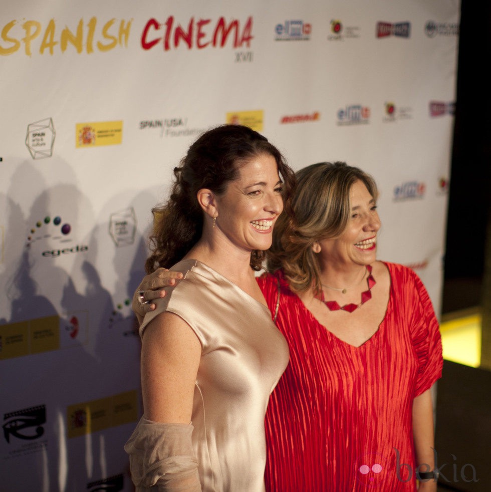 Nora Navas e Isona Passola en la presentación de 'Pa negre' en la Muestra de Cine español de Los Ángeles