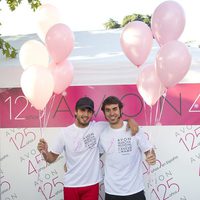 Maxi Iglesias y Daniel Muriel en la marcha mundial contra el cáncer