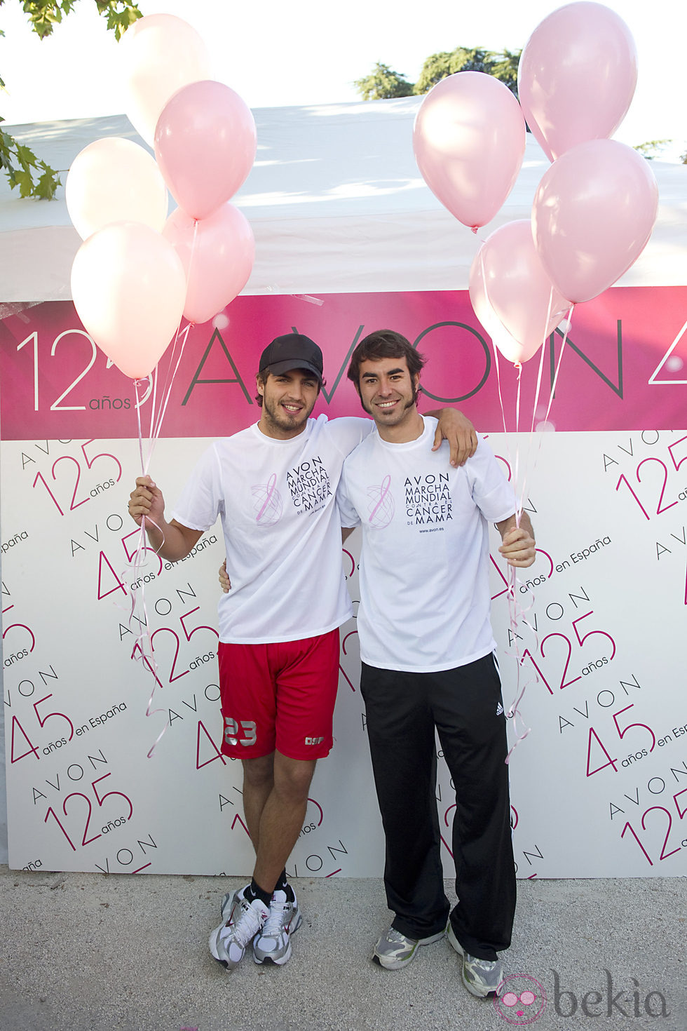 Maxi Iglesias y Daniel Muriel en la marcha mundial contra el cáncer