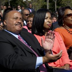 Martin Luther King III, Andrea King y Bernice King en la inauguración del monumento a Martin Luther King