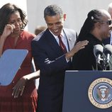 Stevie Wonder, Barack y Michelle Obama en el monumento a Martin Luther King