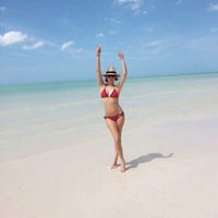 Patricia Conde posa en bikini en las playas de México