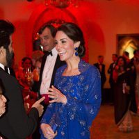 Duquesa de Cambridge divertida en la cena benéfica de Bollywood en su viaje a la India