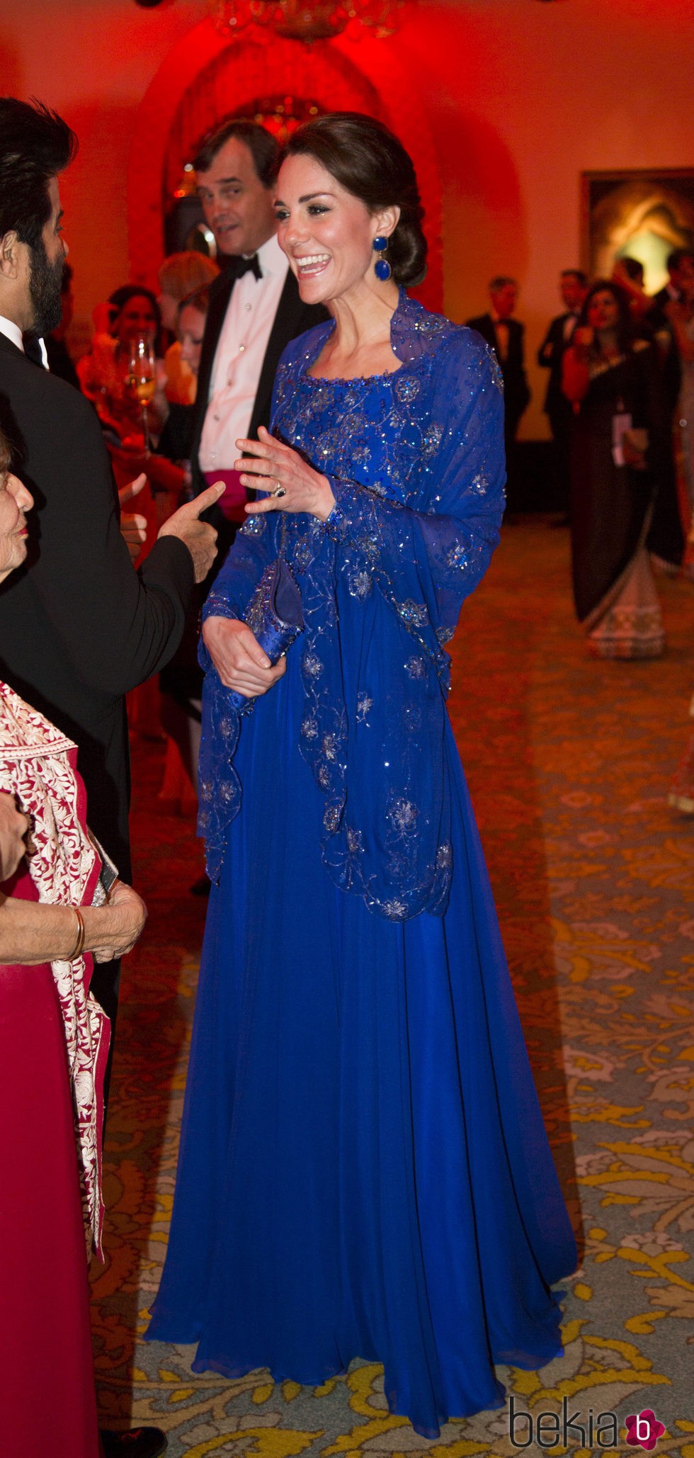 Duquesa de Cambridge divertida en la cena benéfica de Bollywood en su viaje a la India