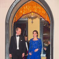 Duques de Cambridge en la cena benéfica de Bollywood  en su viaje a la India