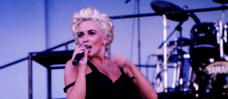 Marta Sánchez durante un concierto en 1991