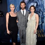 Charlize Theron, Chris Hemsworth y Emily Blunt en el estreno de 'Las crónicas de Blancanieves: El cazador y la reina del hielo' en Los Angeles