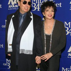 David Gest y Liza Minnelli durante un acto en 2002