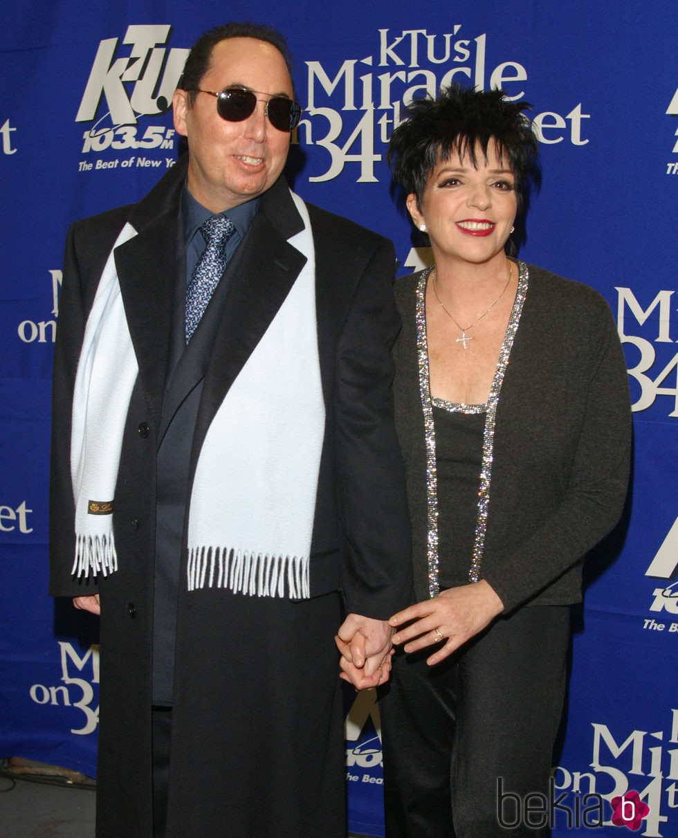David Gest y Liza Minnelli durante un acto en 2002