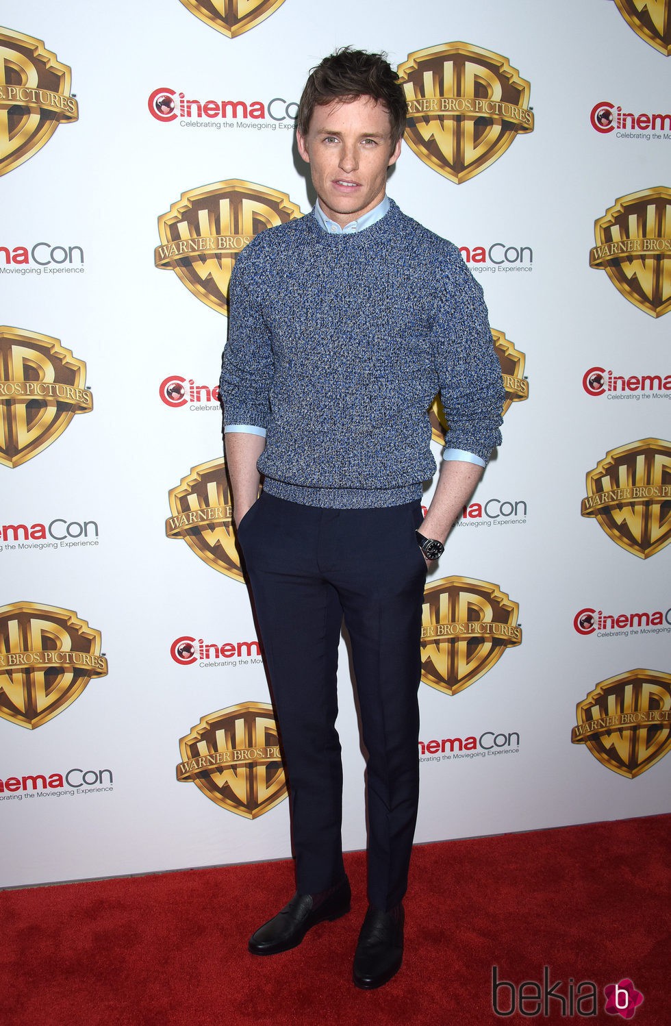 Eddie Redmayne en la fiesta Warner en la CinemaCon 2016 en Las Vegas