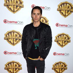 Jared Leto en la fiesta Warner en la CinemaCon 2016 en Las Vegas