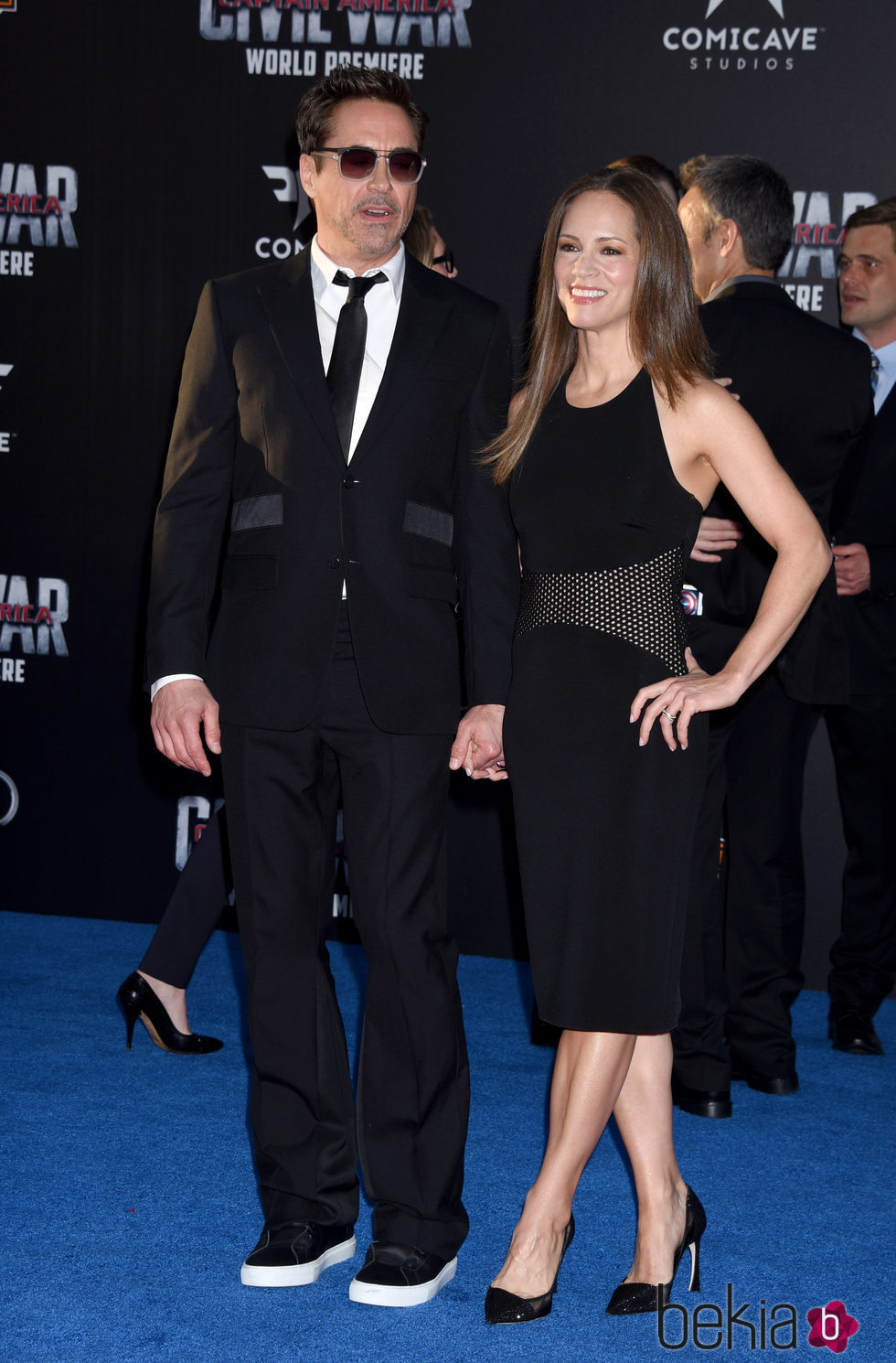 Robert Downey Jr y  Susan Levin en el estreno de 'Capitán América: Civil War'