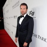 Bradley Cooper en la gala benéfica de la Fundación Parker en Los Ángeles