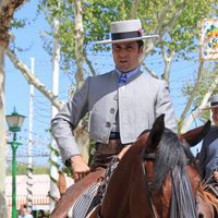 Fran Rivera montado a caballo en la Feria de Abril 2016