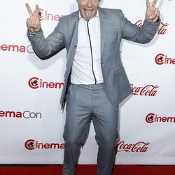 Adam Devine en el festival de cine CinemaCon 2016