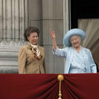 La Princesa Margarita, la Reina Madre y la Reina Isabel II