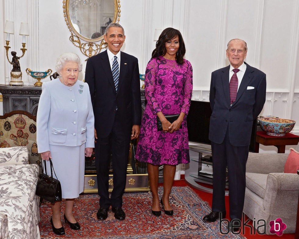 La Reina Isabel y el Duque de Edimburgo con los Obama en un almuerzo en el Castillo de Windsor
