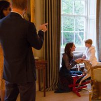 Los Duques de Cambridge, el Principe Jorge y el Príncipe Harry con los Obama en Kensington Palace