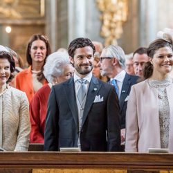 La Reina Silvia, Carlos Felipe y Victoria de Suecia en el Te Deum por el nacimiento de Alejandro de Suecia