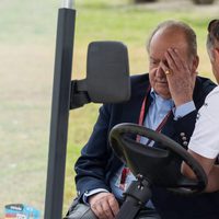 El Rey Juan Carlos, preocupado en el Circuito de Jerez de MotoGP