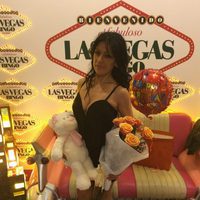 Maite Galdeano celebra su cumpleaños en el bingo