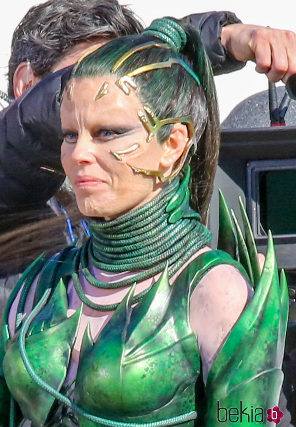Elizabeth Banks continua como Rita Repulsa en el rodaje de la película 'Power Rangers'