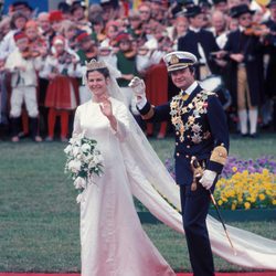 Carlos Gustavo y Silvia de Suecia en su boda