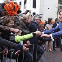 El Rey Guillermo Alejandro de Holanda saluda a los ciudadanos en el Día del Rey 2016