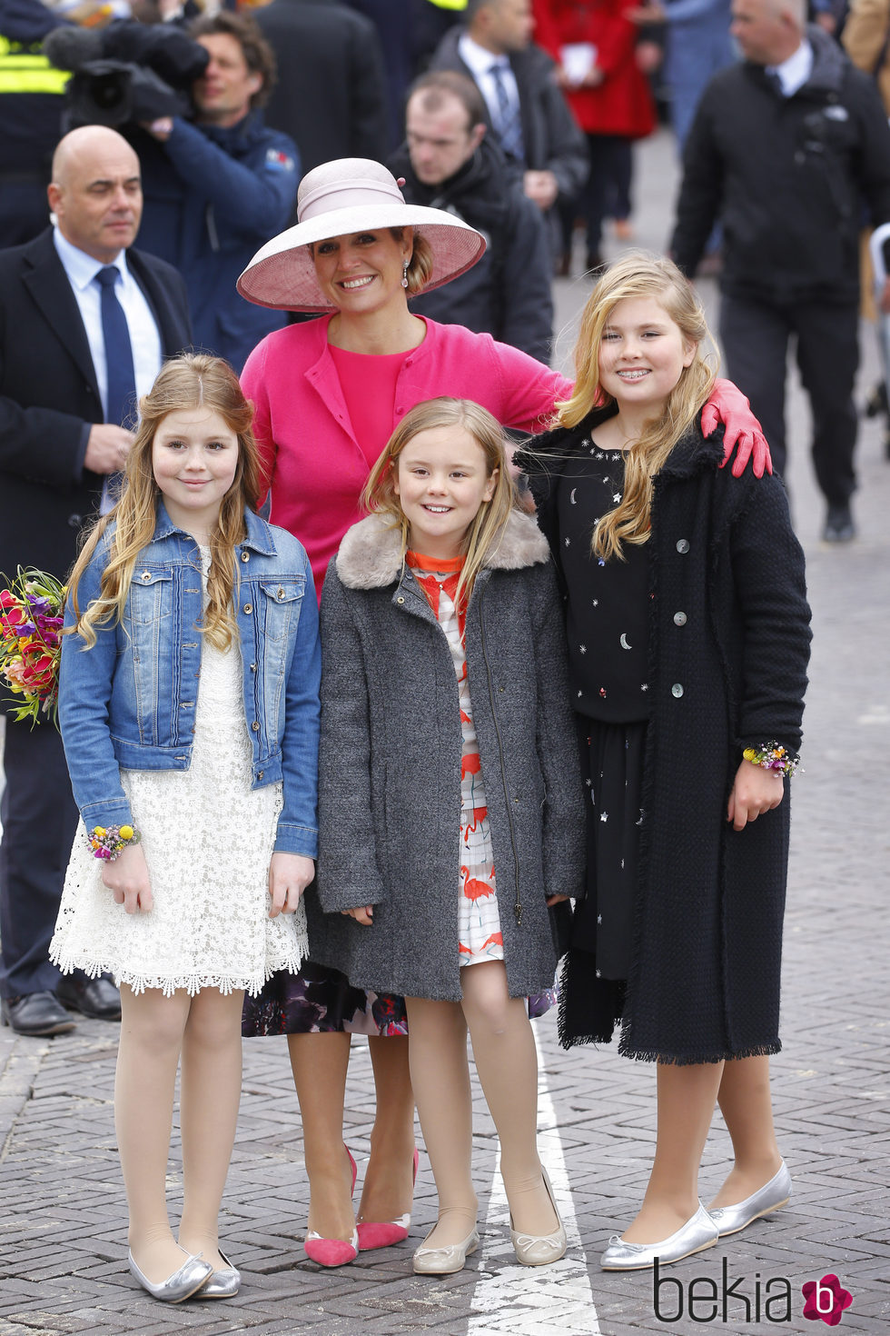 La Reina Máxima de Holanda posa junto a sus tres hijas en el Día del Rey 2016