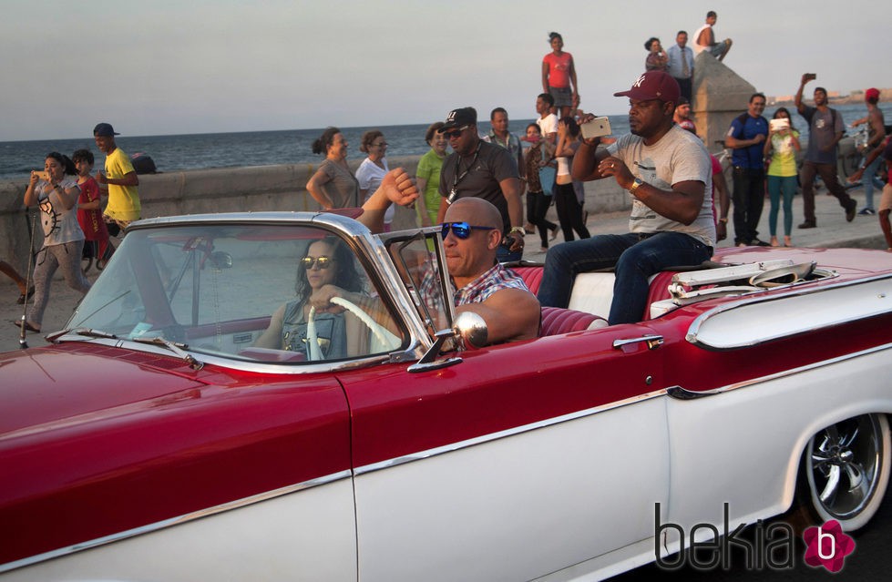 Vin Diesel y Michelle Rodriguez  en el rodaje de 'Fast & Furious 8' en Cuba