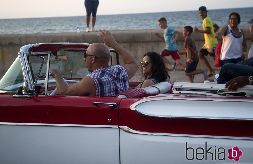 Vin Diesel y Michelle Rodriguez  se divierten en el rodaje de 'Fast & Furious 8' en Cuba