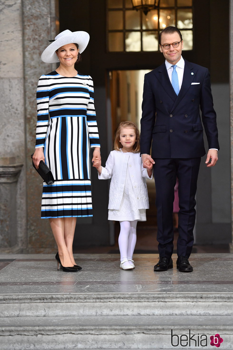 Princesa Victoria, Princesa Estela y Príncipe Daniel de Suecia n el 70 cumpleaños del Rey Gustavo de Suecia
