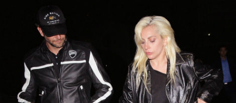 Bradley Cooper y Lady Gaga pasean juntos por Los Angeles