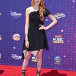Katherine McNamara en los Radio Disney Music Awards 2016