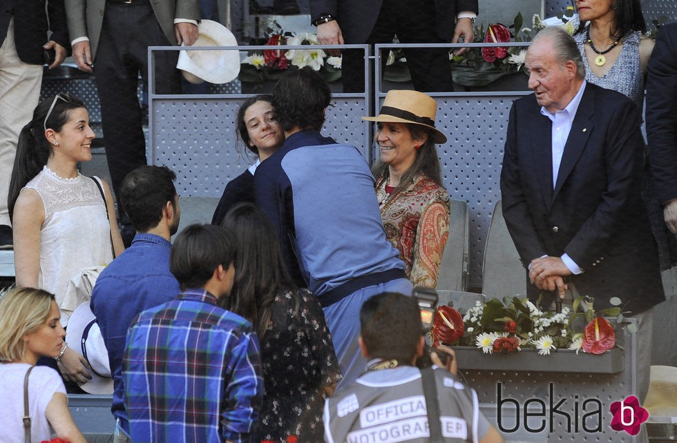 Victoria de Marichalar saluda a Rafa Nadal ante el Rey Juan Carlos y la Infanta Elena en el Madrid Open 2016