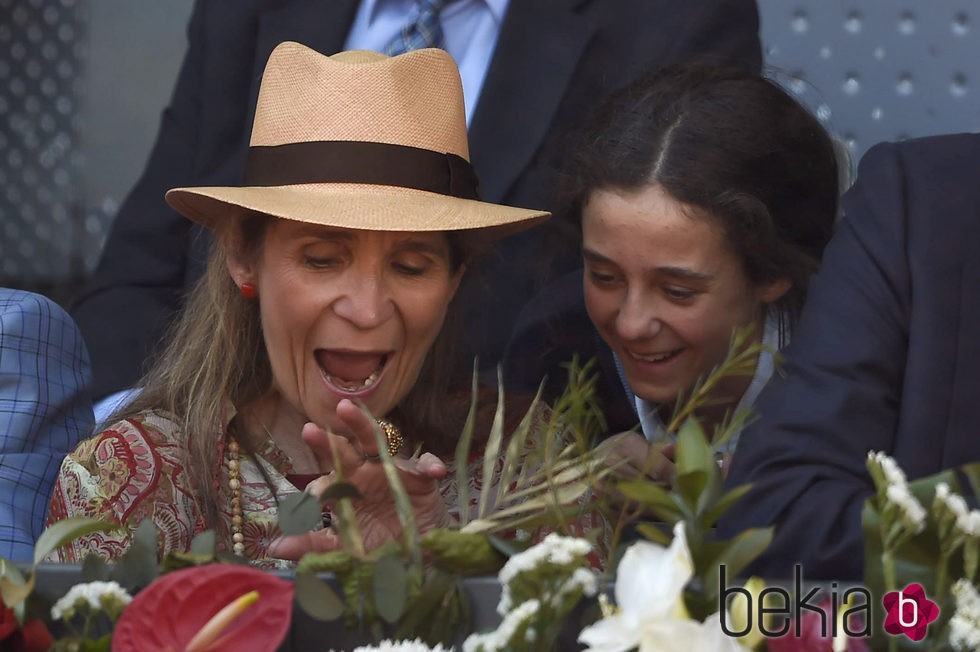 La Infanta Elena y Victoria de Marichalar, asombradas en el Madrid Open 2016