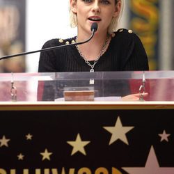 Kristen Stewart presentando la estrella del Paseo de la Fama de Jodie Foster