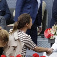 Hiba Abouk y Paula Echevarría en la final del torneo de tenis Madrid Open 2016